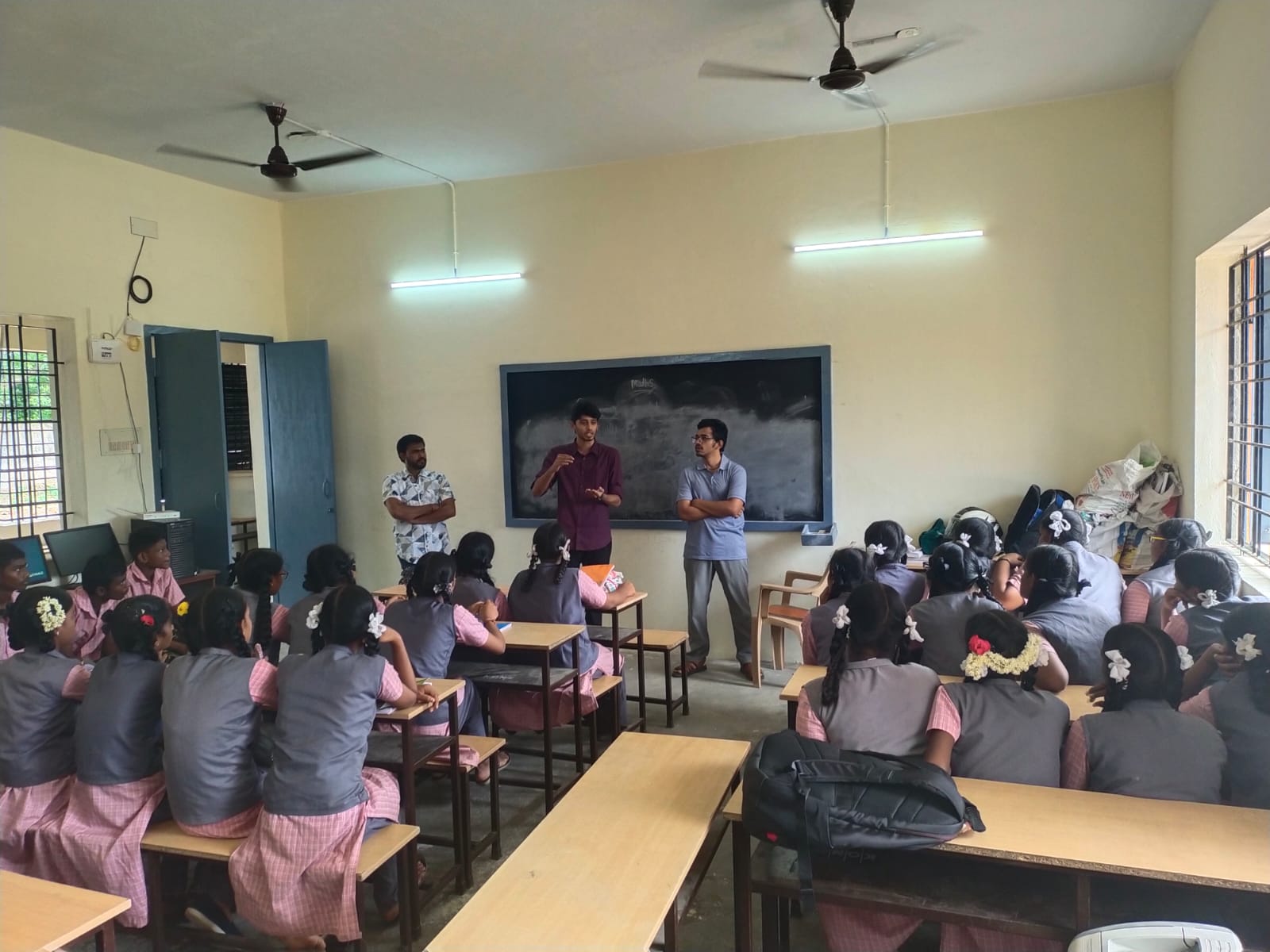 Mentors introduce themselves to the class on the first day